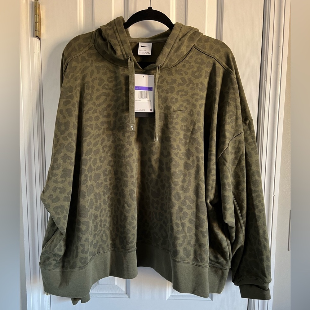 NWT Nike Dri-fit Get Fit Leopard Print Hoodie oversized fit cropped hoodie